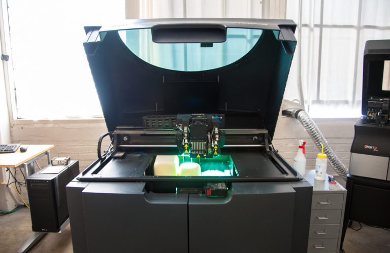 596402e6aa490d769f1bb674 polyjet 3d printing technology 768x499 1